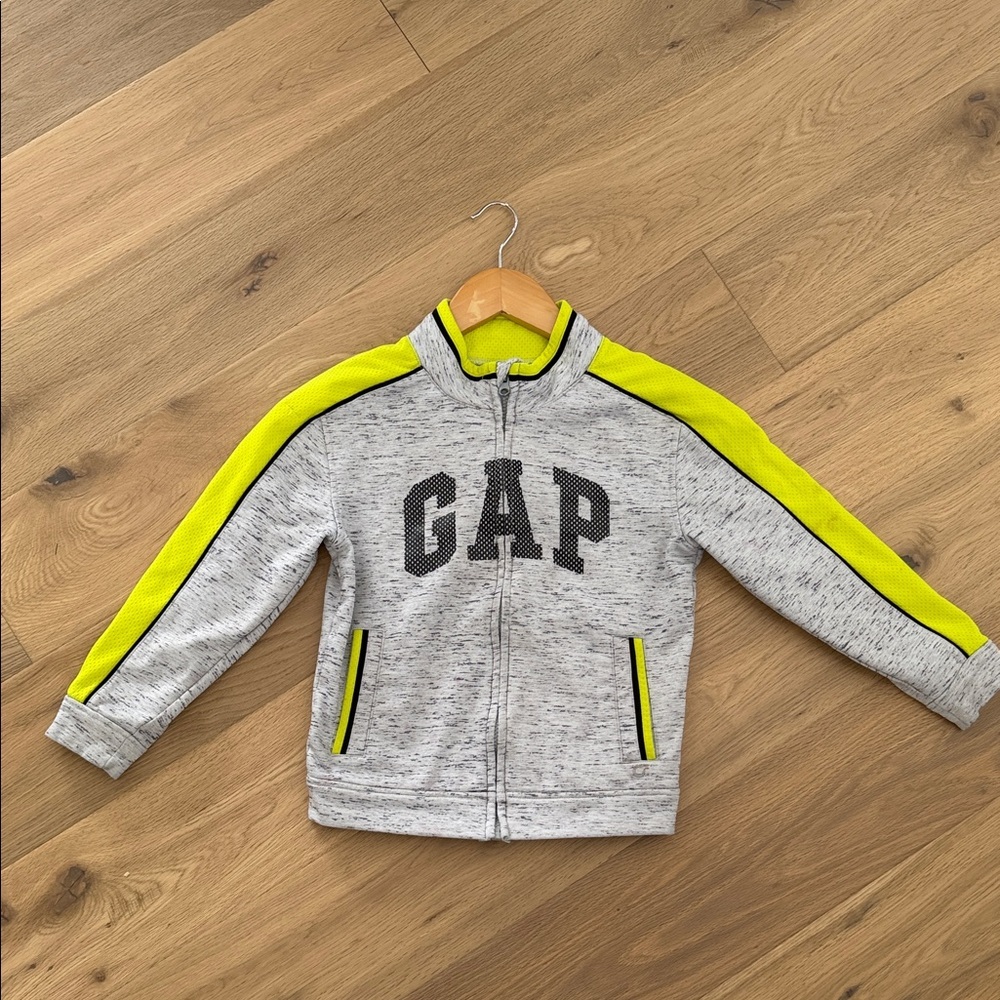 GAP Kids Heather Gray Hoodie with Yellow Accents – Size 6/7